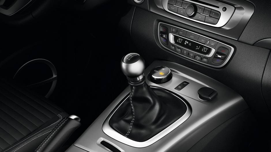 S&atilde;o tr&ecirc;s modos diferentes: Road, Loose Ground e Expert | <a href="https://quatrorodas.abril.com.br/saloes/genebra/2013/renault-scenic-xmod-734868.shtml" rel="migration">Leia mais</a>