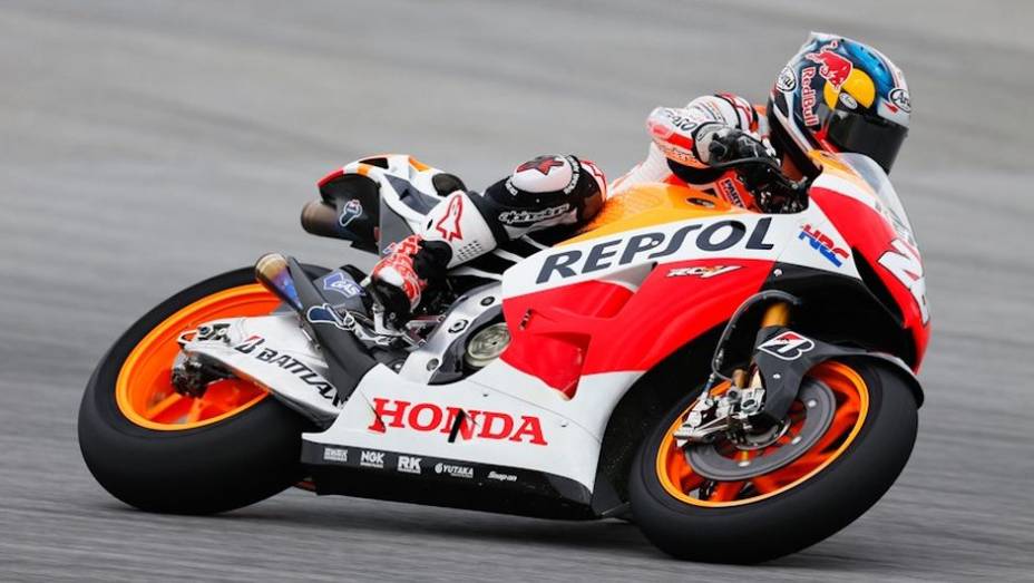 Dani Pedrosa foi o mais rápido na primeira sessão de testes de pré-temporada da MotoGP | <a href="https://quatrorodas.abril.com.br/moto/noticias/motogp-pedrosa-lidera-primeiro-dia-testes-732984.shtml" rel="migration">Leia mais</a>