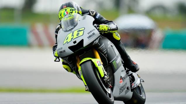 O "doutor" Valentino Rossi ficou na quarta posição pelo segundo dia seguido | <a href="https://quatrorodas.abril.com.br/moto/noticias/motogp-pedrosa-repete-dominio-sepang-733092.shtml" rel="migration">Leia mais</a>