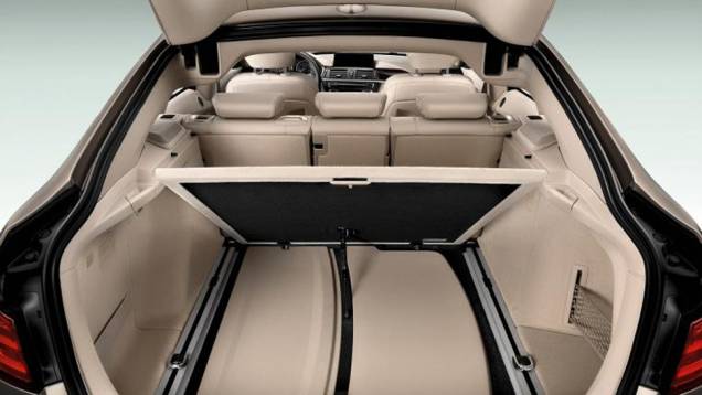 Espaço é o que não falta no porta-malas; o Série 3 GT deve ser mostrado no Salão de Genebra | <a href="https://quatrorodas.abril.com.br/saloes/genebra/2013/bmw-serie-3-gt-734592.shtml" rel="migration">Leia mais</a> Espaço é o que não falta no porta-malas; o Série 3 GT deve ser mostrado no Salão de Genebra | <a href="https://quatrorodas.abril.com.br/saloes/genebra/2013/bmw-serie-3-gt-734592.shtml" rel="migration">Leia mais</a>