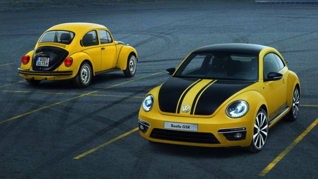 Encontro de gerações: o Beetle GSR é inspirado em uma versão do clássico Fusca lançada há quatro décadas | <a href="https://quatrorodas.abril.com.br/noticias/fabricantes/beetle-ganha-serie-gsr-limited-edition-733136.shtml" rel="migration">Leia mais</a>