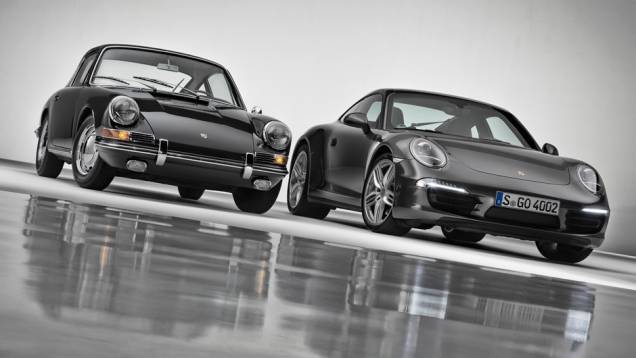 Um dos modelos mais cultuados no mundo dos esportivo completa cinco décadas de vida em 2013: o Porsche 911 | <a href="https://quatrorodas.abril.com.br/noticias/fabricantes/porsche-celebra-50-anos-911-733368.shtml" rel="migration">Leia mais</a>