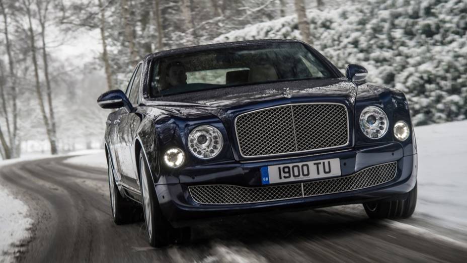 Basicamente, não há mudanças significativas do modelo por fora | <a href="https://quatrorodas.abril.com.br/saloes/genebra/2013/bentley-mulsanne-2014-734713.shtml" rel="migration">Leia mais</a>