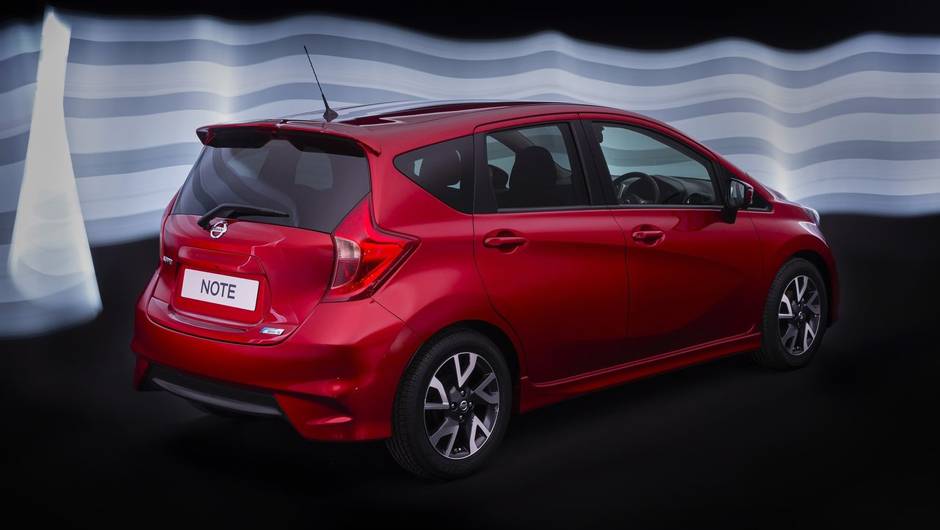 No Velho Continente, a vers&atilde;o de entrada usar&aacute; duas op&ccedil;&otilde;es de motor 1.2 a gasolina | <a href="%20https://quatrorodas.abril.com.br/saloes/genebra/2013/nissan-note-734148.shtml" rel="migration">Leia mais</a>