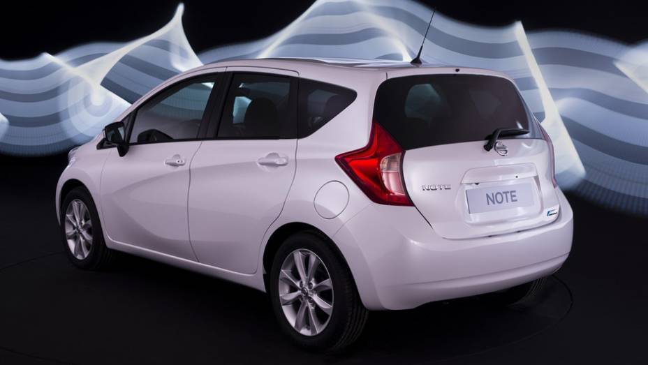 Uma com 80 cv e outra com 98 cv | <a href="https://quatrorodas.abril.com.br/saloes/genebra/2013/nissan-note-734148.shtml" rel="migration">Leia mais</a>