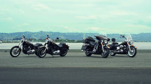 Brasil ganha quatro modelos comemorativos dos 110 anos da Harley-Davidson. <a href="https://quatrorodas.abril.com.br/moto/noticias/harley-davidson-faz-110-anos-prepara-festa-734354.shtml" rel="migration">Leia mais</a>