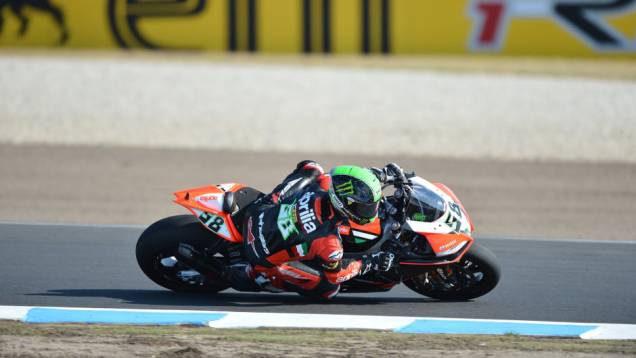 Aprilia domina corridas em Phillip Island. <a href="https://quatrorodas.abril.com.br/moto/noticias/sbk-aprilia-domina-corridas-phillip-island-734484.shtml" rel="migration">Leia mais</a>