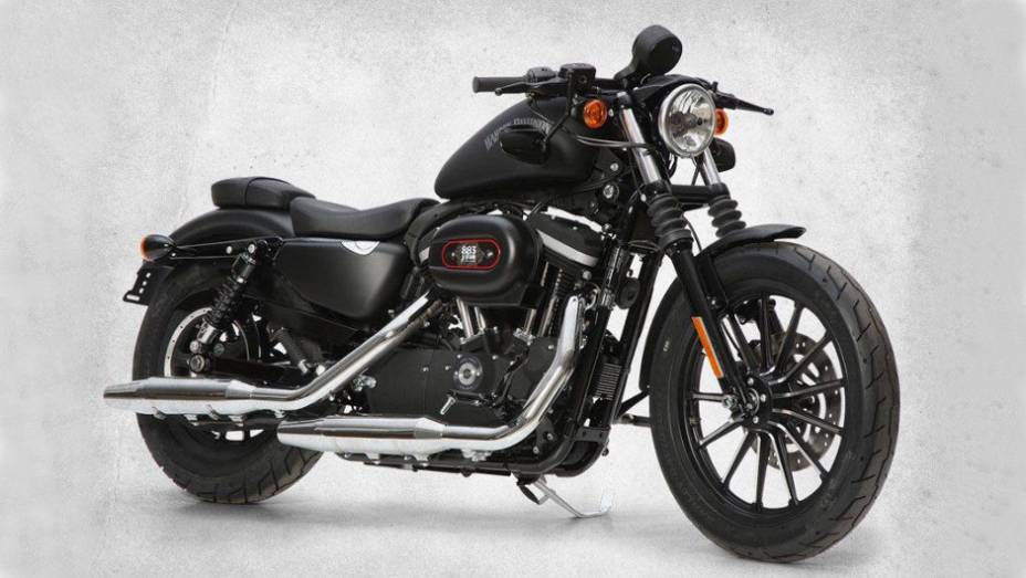 100 Harley-Davidson Iron 883 Dark Custom 2013 estão disponíveis na Espanha por 10.700 euros. <a href="%20https://quatrorodas.abril.com.br/moto/noticias/h-dlanca-edicoes-limitadas-espanha-734778.shtml" rel="migration">Leia mais</a>