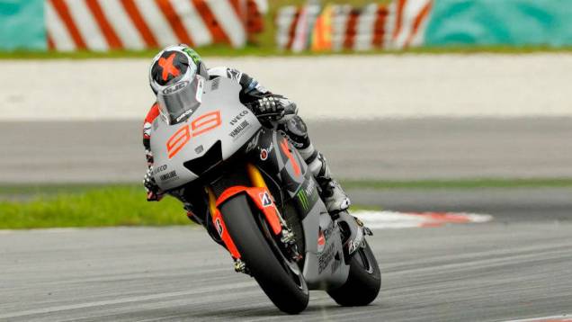 Jorge Lorenzo (Yamaha Factory Racing Team) superou Dani Pedrosa (Repsol Honda Team) nesta quarta-feira (27). <a href="%20https://quatrorodas.abril.com.br/moto/noticias/motogp-lorenzo-supera-pedrosa-sepang-734732.shtml" rel="migration">Leia mais</a>