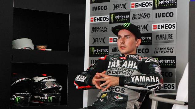 Jorge Lorenzo quebrou a hegemonia de Dani Pedrosa nos testes em Sepang. <a href="https://quatrorodas.abril.com.br/moto/noticias/motogp-lorenzo-supera-pedrosa-sepang-734732.shtml" rel="migration">Leia mais</a>