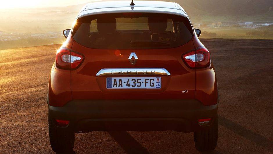 O estilo arrojado traz formas esportivas, carroceria com pintura em dois tons e teto com uma suave curvatura em dire&ccedil;&atilde;o &agrave; traseira | <a href="%20https://quatrorodas.abril.com.br/saloes/genebra/2013/renault-captur-734871.shtml" rel="migration">Leia mais</a>