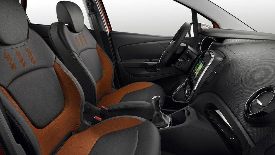 A gama de motoriza&ccedil;&otilde;es ser&aacute; a mesma do Clio, incluindo o moderno motor 0.9 com turbocompressor e tr&ecirc;s cilindros em linha, que gera aproximadamente 89 cv | <a href="%20https://quatrorodas.abril.com.br/saloes/genebra/2013/renault-captur-734871.shtml" rel="migration">Leia mais</a>