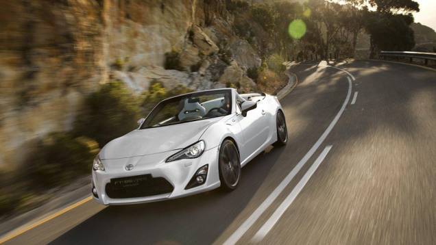 Se você gosta do GT-86 cupê, acho que vai curtir o FT-86 Open... | <a href="https://quatrorodas.abril.com.br/saloes/genebra/2013/toyota-ft-86-open-734907.shtml" rel="migration">Leia mais</a> Se você gosta do GT-86 cupê, acho que vai curtir o FT-86 Open... | <a href="https://quatrorodas.abril.com.br/saloes/genebra/2013/toyota-ft-86-open-734907.shtml" rel="migration">Leia mais</a>