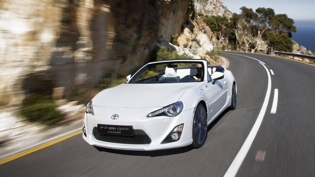 A versão conversível do GT 86 será mostrada no Salão de Genebra | <a href="https://quatrorodas.abril.com.br/saloes/genebra/2013/toyota-ft-86-open-734907.shtml" rel="migration">Leia mais</a>