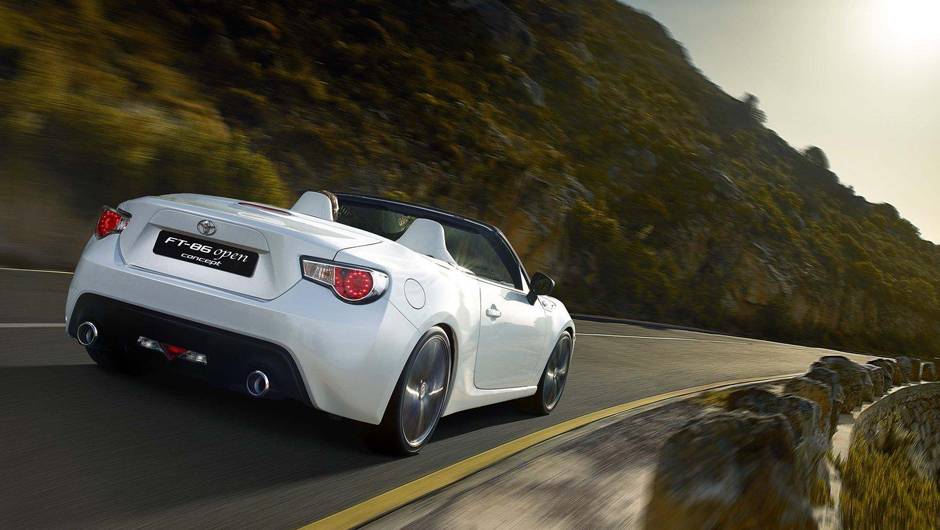 N&atilde;o foram revelados detalhes mec&acirc;nicos do FT-86 Open, mas &eacute; prov&aacute;vel que o convers&iacute;vel tenha um motor 2.0 boxer de aproximadamente 200 cv | <a href="https://quatrorodas.abril.com.br/saloes/genebra/2013/toyota-ft-86-open-734907.shtml" rel="migration">Leia mais</a>