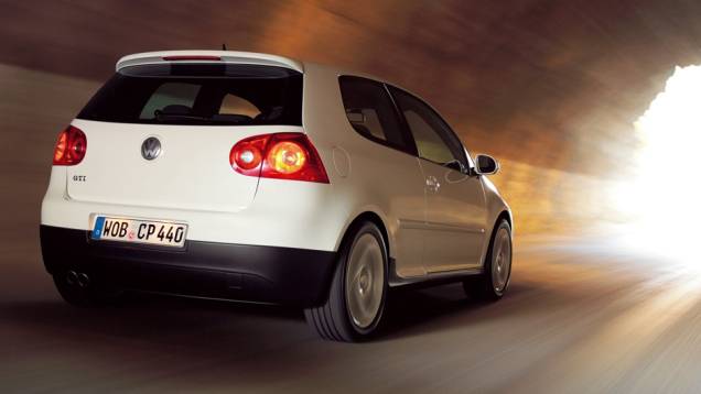 Motor 2.0 TSI: 200 cv de potência e 28,5 mkgf de torque | <a href="https://quatrorodas.abril.com.br/reportagens/classicos/dinastia-gti-735366.shtml" rel="migration">Leia mais</a>