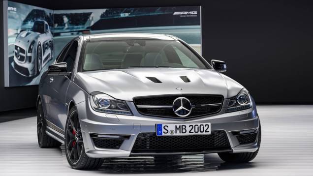 A Mercedes-Benz apresentou o novo C63 AMG Edition 507 | <a href="https://quatrorodas.abril.com.br/saloes/genebra/2013/mercedes-benz-c63-amg-edition-507-735182.shtml" rel="migration">Leia mais</a>