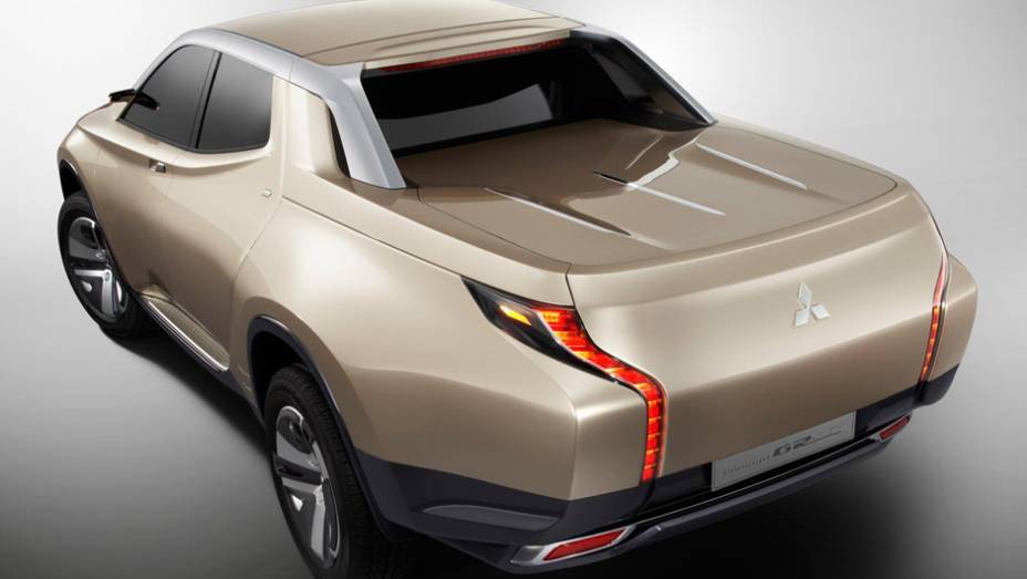 O design lembra a L200 Triton | <a href="https://quatrorodas.abril.com.br/saloes/genebra/2013/mitsubishi-gr-hev-ca-miev-735118.shtml" rel="migration">Leia mais</a>