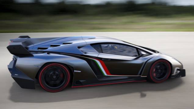 Todas as unidades foram vendidas, ao preço de 3 milhões de libras cada | <a href="https://quatrorodas.abril.com.br/saloes/genebra/2013/lamborghini-veneno-735176.shtml" rel="migration">Leia mais</a>