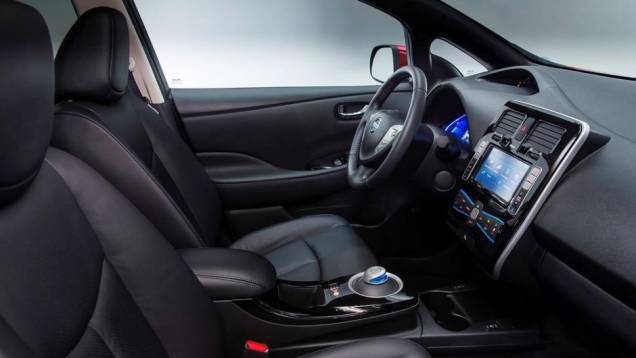 Sem especificar quais são, o comunicado da Nissan também menciona que o Leaf passa a ter mais itens de série em suas versões iniciais | <a href="%20https://quatrorodas.abril.com.br/saloes/genebra/2013/nissan-leaf-versao-europeia-735259.shtml" rel="migration">Leia mais</a> Sem especificar quais são, o comunicado da Nissan também menciona que o Leaf passa a ter mais itens de série em suas versões iniciais | <a href="%20https://quatrorodas.abril.com.br/saloes/genebra/2013/nissan-leaf-versao-europeia-735259.shtml" rel="migration">Leia mais</a>