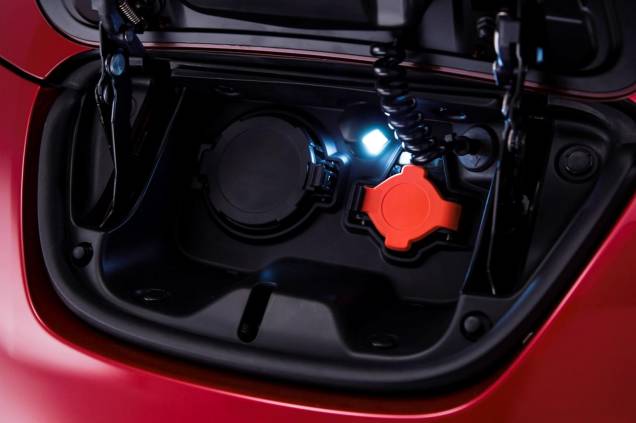 Mas a principal alteração diz respeito ao sistema de alta voltagem, que inclui o motor elétrico | <a href="%20https://quatrorodas.abril.com.br/saloes/genebra/2013/nissan-leaf-versao-europeia-735259.shtml" rel="migration">Leia mais</a> Mas a principal alteração diz respeito ao sistema de alta voltagem, que inclui o motor elétrico | <a href="%20https://quatrorodas.abril.com.br/saloes/genebra/2013/nissan-leaf-versao-europeia-735259.shtml" rel="migration">Leia mais</a>
