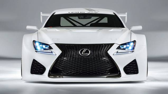 Os testes com a versão de produção do RC F GT3 terão início já em 2014 | <a href="https://quatrorodas.abril.com.br/noticias/saloes/genebra-2014/lexus-quer-ir-pista-rc-f-gt3-concept-775292.shtml" rel="migration">Leia mais</a>