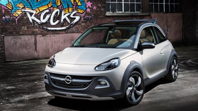 Opel Adam Rocks Concept se converte em cabriolet no Salão de Genebra | <a href="https://quatrorodas.abril.com.br/saloes/genebra/2013/opel-adam-rocks-concept-735283.shtml" rel="migration">Leia mais</a>