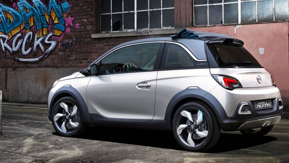 Opel Adam Rocks Concept apresenta para-choques sem pintura, além de ser mais largo e mais alto sobre as rodas | <a href="%20https://quatrorodas.abril.com.br/saloes/genebra/2013/opel-adam-rocks-concept-735283.shtml" rel="migration">Leia mais</a>