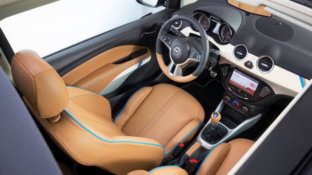 Seu interior é sofisticado | <a href="https://quatrorodas.abril.com.br/saloes/genebra/2013/opel-adam-rocks-concept-735283.shtml" rel="migration">Leia mais</a>