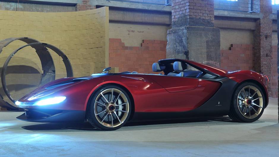 Sergio est&aacute; coberto por um novo corpo de fibra de carbono que incorpora a mistura do cl&aacute;ssico design Pininfarina com toques futuristas | <a href="%20https://quatrorodas.abril.com.br/saloes/genebra/2013/pininfarina-sergio-concept-735126.shtml" rel="migration">Leia mais</a>