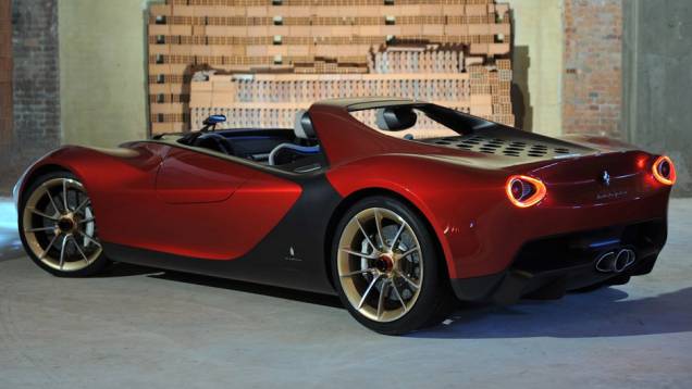 A falta de para-brisa no Sergio faz com que seus ocupantes precisem utilizar capacetes | <a href="https://quatrorodas.abril.com.br/saloes/genebra/2013/pininfarina-sergio-concept-735126.shtml" rel="migration">Leia mais</a> A falta de para-brisa no Sergio faz com que seus ocupantes precisem utilizar capacetes | <a href="https://quatrorodas.abril.com.br/saloes/genebra/2013/pininfarina-sergio-concept-735126.shtml" rel="migration">Leia mais</a>