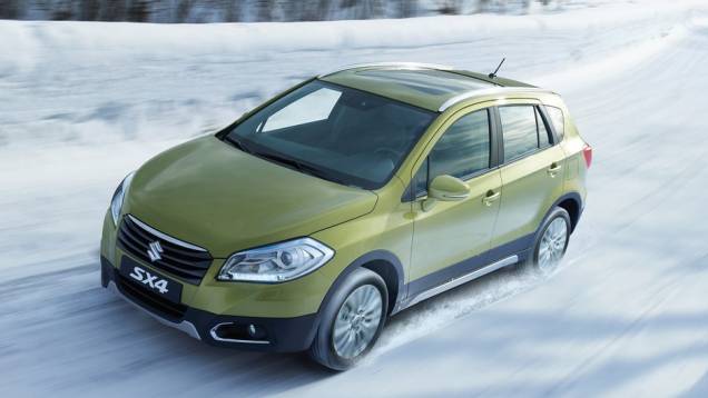 A nova geração é baseada no S-Cross concept, exibido no Salão de Paris de 2012 | <a href="%20https://quatrorodas.abril.com.br/saloes/genebra/2013/suzuki-sx4-735279.shtml" rel="migration">Leia mais</a> A nova geração é baseada no S-Cross concept, exibido no Salão de Paris de 2012 | <a href="%20https://quatrorodas.abril.com.br/saloes/genebra/2013/suzuki-sx4-735279.shtml" rel="migration">Leia mais</a>