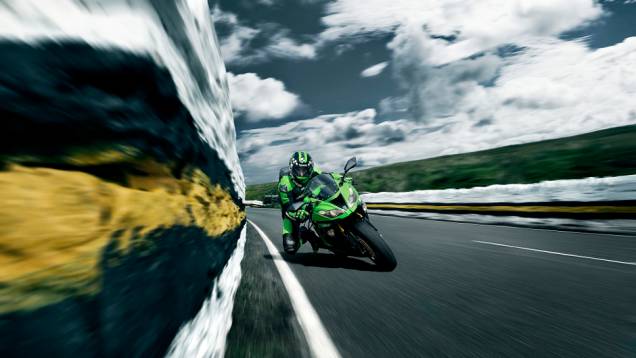 A potência máxima atinge 131 cv a 13.500 rpm, ante os 128 cv a 14.000 rpm do modelo anterior | <a href="https://quatrorodas.abril.com.br/moto/noticias/kawasaki-lanca-nova-ninja-zx-6r-636-brasil-735677.shtml" rel="migration">Leia mais</a> A potência máxima atinge 131 cv a 13.500 rpm, ante os 128 cv a 14.000 rpm do modelo anterior | <a href="https://quatrorodas.abril.com.br/moto/noticias/kawasaki-lanca-nova-ninja-zx-6r-636-brasil-735677.shtml" rel="migration">Leia mais</a>