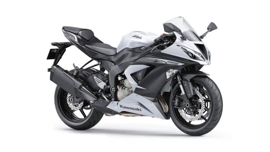 A Kawasaki ZX-6R 636 possui três modos selecionáveis no KTRC (Kawasaki Traction Control - sistema de controle de tração) | <a href="%20https://quatrorodas.abril.com.br/moto/noticias/kawasaki-lanca-nova-ninja-zx-6r-636-brasil-735677.shtml" rel="migration">Leia mais</a>