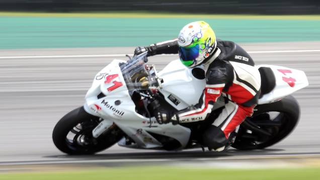Massao Nishimoto foi o quarto colocado | <a href="https://quatrorodas.abril.com.br/moto/noticias/maico-teixeira-vence-1a-etapa-superbike-series-brasil-735864.shtml" rel="migration">Leia mais</a> Massao Nishimoto foi o quarto colocado | <a href="https://quatrorodas.abril.com.br/moto/noticias/maico-teixeira-vence-1a-etapa-superbike-series-brasil-735864.shtml" rel="migration">Leia mais</a>