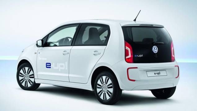 Volkswagen e-up! | <a href="https://quatrorodas.abril.com.br/noticias/sustentabilidade/volkswagen-mostra-up-eletrico-736144.shtml" rel="migration">Leia mais</a>