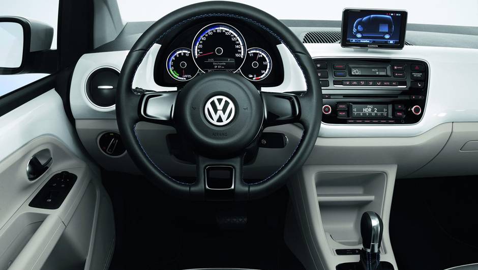 Volkswagen e-up! | <a href="https://quatrorodas.abril.com.br/noticias/sustentabilidade/volkswagen-mostra-up-eletrico-736144.shtml" rel="migration">Leia mais</a>
