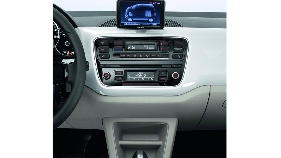 Volkswagen e-up! | <a href="https://quatrorodas.abril.com.br/noticias/sustentabilidade/volkswagen-mostra-up-eletrico-736144.shtml" rel="migration">Leia mais</a>