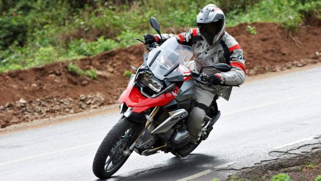 Modelo foi apresentado durante o Salão de Colônia, na Alemanha, no ano passado | <a href="https://quatrorodas.abril.com.br/moto/noticias/nova-bmw-r-1200-gs-chega-r-73-400-738866.shtml" rel="migration">Leia mais</a> Modelo foi apresentado durante o Salão de Colônia, na Alemanha, no ano passado | <a href="https://quatrorodas.abril.com.br/moto/noticias/nova-bmw-r-1200-gs-chega-r-73-400-738866.shtml" rel="migration">Leia mais</a>