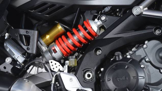 Versão Travel Pack conta com o sistema de suspensão semiativa (ADD - Aprilia Dynamic Dumping) | <a href="%20https://quatrorodas.abril.com.br/moto/noticias/conheca-aprilia-caponord-1200-2013-736522.shtml" rel="migration">Leia mais</a> Versão Travel Pack conta com o sistema de suspensão semiativa (ADD - Aprilia Dynamic Dumping) | <a href="%20https://quatrorodas.abril.com.br/moto/noticias/conheca-aprilia-caponord-1200-2013-736522.shtml" rel="migration">Leia mais</a>
