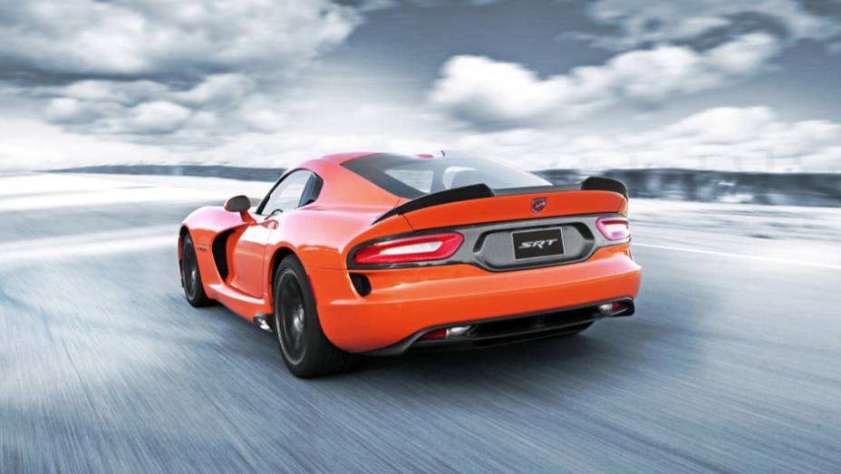 SRT Viper Tima Attack | <a href="https://quatrorodas.abril.com.br/saloes/new-york/2013/srt-viper-ta-737273.shtml" rel="migration">Leia mais</a>