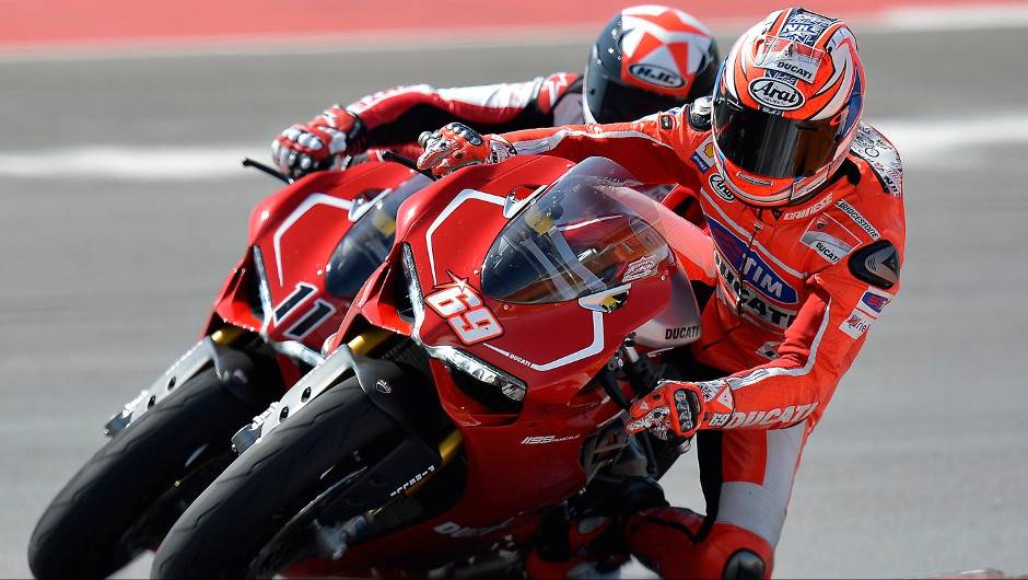 O lan&ccedil;amento do modelo contou com a presen&ccedil;a dos pilotos norte-americanos Nicky Hayden (Ducati Team) e Ben Spies (Pramac Racing Team) | <a href="%20https://quatrorodas.abril.com.br/moto/noticias/ducati-lanca-1199-panigale-r-2013-austin-736714.shtml" rel="migration">Leia mai</a>