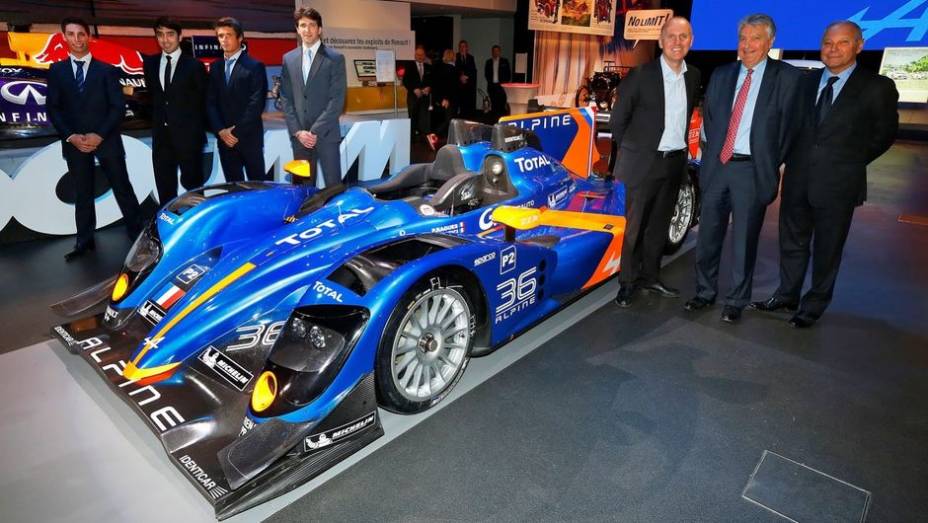 A primeira participação do Alpine A450 em trabalhos de pista acontecerá na sessão de testes da ELMS em Paul Ricard, programada para os dias 26 e 27 deste mês | <a href="%20https://quatrorodas.abril.com.br/noticias/fabricantes/alpine-revela-no36-736828.shtml" rel="migration"></a>