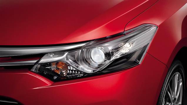 Faróis tem estilo parecido com o do Corolla | <a href="https://quatrorodas.abril.com.br/noticias/fabricantes/toyota-revela-vios-tailandia-737086.shtml" rel="migration">Leia mais</a> Faróis tem estilo parecido com o do Corolla | <a href="https://quatrorodas.abril.com.br/noticias/fabricantes/toyota-revela-vios-tailandia-737086.shtml" rel="migration">Leia mais</a>