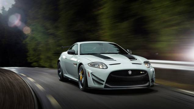A Jaguar anunciou o lançamento de uma versão bastante apimentada do XK para este Salão de Nova Iorque | <a href="%20https://quatrorodas.abril.com.br/saloes/new-york/2013//jaguar-xkr-s-gt-737110.shtml" rel="migration">Leia mais</a> A Jaguar anunciou o lançamento de uma versão bastante apimentada do XK para este Salão de Nova Iorque | <a href="%20https://quatrorodas.abril.com.br/saloes/new-york/2013//jaguar-xkr-s-gt-737110.shtml" rel="migration">Leia mais</a>
