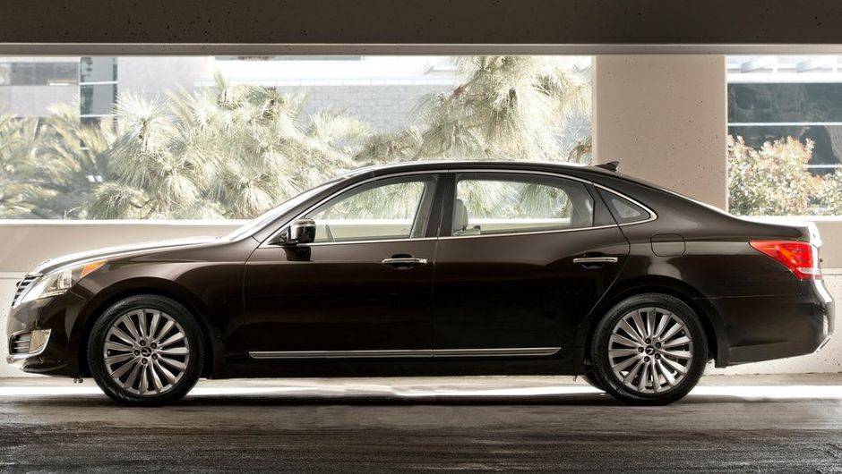Os retrovisores foram redesenhados | <a href="https://quatrorodas.abril.com.br/saloes/new-york/2013/hyundai-equus-737279.shtml" rel="migration">Leia mais</a>