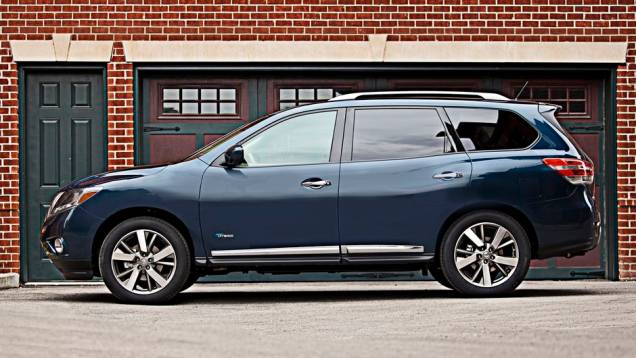 O modelo já havia aparecido anteriormente como carro-conceito, durante o Salão de Detroit de 2012 | <a href="%20https://quatrorodas.abril.com.br/saloes/new-york/2013/nissan-pathfinder-hybrid-737045.shtml" rel="migration">Leia mais</a>