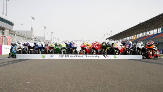 Primeiro dia de treinos livres para o Grande Prêmio do Catar aconteceu nesta quinta-feira (04) | <a href="https://quatrorodas.abril.com.br/moto/noticias/motogp-lorenzo-lidera-treino-livre-catar-737806.shtml" rel="migration">Leia mais</a>