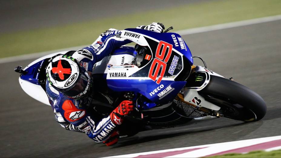 Jorge Lorenzo (Yamaha Factory Racing) foi o mais rápido do dia | <a href="https://quatrorodas.abril.com.br/moto/noticias/motogp-lorenzo-lidera-treino-livre-catar-737806.shtml" rel="migration">Leia mais</a>