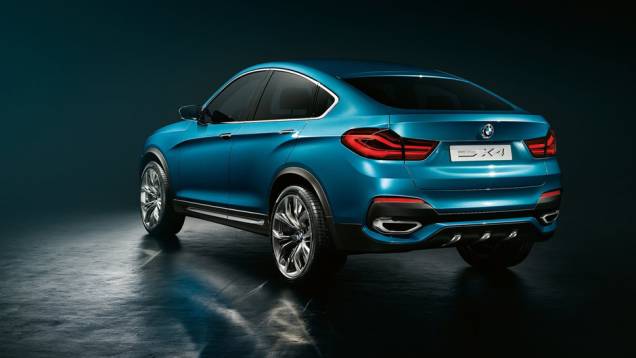 Na traseira, destaque para o sistema de exaustão com duas saídas, nas extremidades | <a href="%20https://quatrorodas.abril.com.br/saloes/xangai/2013/bmw-x4-concept-738669.shtml" rel="migration">Leia mais</a>